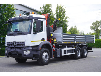 משאית מנוף MERCEDES-BENZ AROCS 2633 6x4 / 5.5 T crane FASSI F135 / Tipper 15 EPAL: תמונה 2