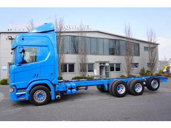 משאית עם שלדת תא SCANIA R650 V8 / 650 HP/ frame 8.8 m / steered 4th axle: תמונה 2