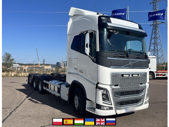 משאית עם שלדת תא VOLVO FH