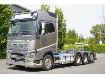 משאית עם שלדת תא VOLVO FH16 750 8x4x4 / 750 HP! / Frame 685 cm / Steered 4th axle: תמונה 2
