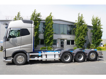 משאית עם שלדת תא VOLVO FH16 750 8x4x4 / 750 HP! / Frame 685 cm / Steered 4th axle: תמונה 3