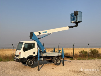 פלטפורמה אווירית מותקנת על משאית NISSAN