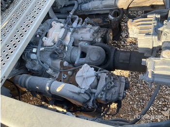 יחידת טרקטור 2015 Mercedes-Benz Actros 1845LS 4x2 S/A Sleeper Truck Tractor: תמונה 4 יחידת טרקטור 2015 Mercedes-Benz Actros 1845LS 4x2 S/A Sleeper Truck Tractor: תמונה 4