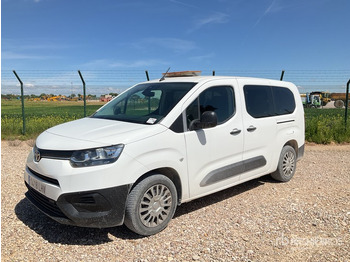 מיניבוס TOYOTA Proace