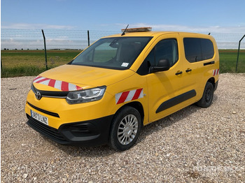 מיניבוס TOYOTA Proace