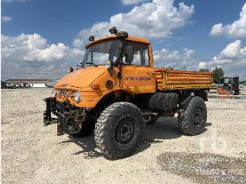 משאית צד נופל/ שטוחה UNIMOG