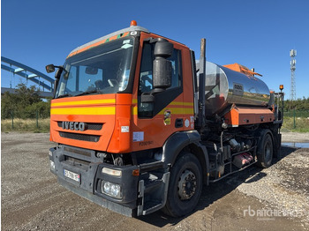 משאית הרמת וו IVECO Trakker