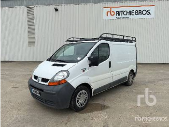 כלי רכב מסחרי עם לוח RENAULT Trafic