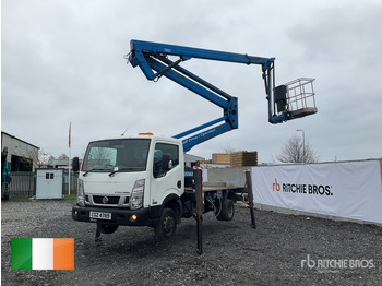 פלטפורמה אווירית מותקנת על משאית NISSAN