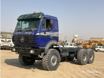 משאית עם שלדת תא MERCEDES-BENZ