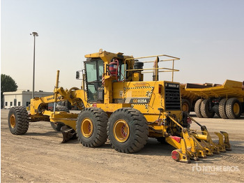 מפלסת 2011 Komatsu GD825A-2: תמונה 3
