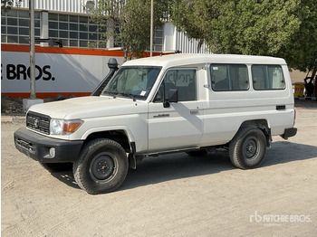 SUV 2020 Toyota Land Cruiser 78L 4x4 SUV: תמונה 2