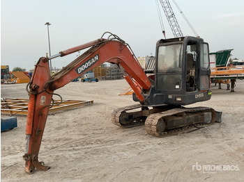 מיני מחפר DOOSAN DH55