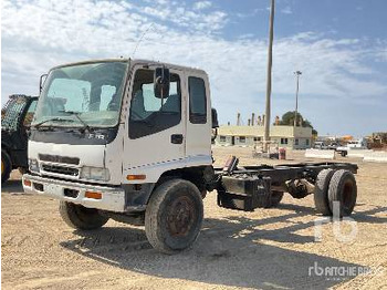 משאית עם שלדת תא ISUZU