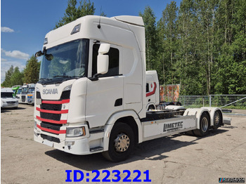 משאית עם שלדת תא SCANIA R 500