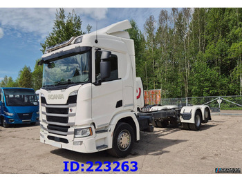 משאית עם שלדת תא SCANIA R