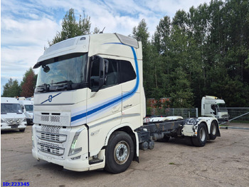 משאית עם שלדת תא VOLVO FH13 500