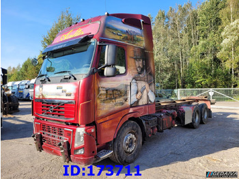 משאית עם שלדת תא VOLVO FH16 700