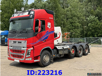 משאית עם שלדת תא VOLVO FH16 700