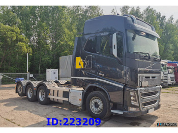 משאית עם שלדת תא VOLVO FH16 750