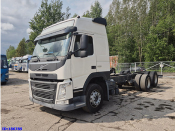 משאית עם שלדת תא VOLVO FM13 500