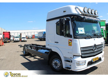 משאית עם שלדת תא MERCEDES-BENZ Atego 1224