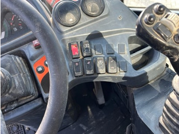 מעמיס גלגלים KUBOTA R082: תמונה 5