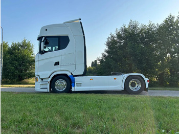 הַחכָּרָה Scania S500 NGS | 4x2 NB | 4 BALOON SUSP. | PARK-COOLER | RETARDER | FULL-AIR | PTO PREP. | ACC | Scania S500 NGS | 4x2 NB | 4 BALOON SUSP. | PARK-COOLER | RETARDER | FULL-AIR | PTO PREP. | ACC |: תמונה 2