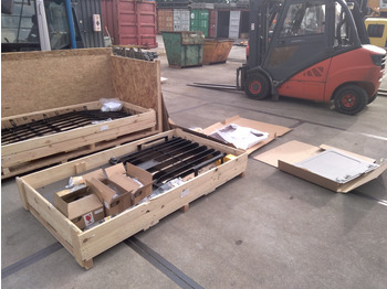 גוף וחלק חיצוני CATERPILLAR