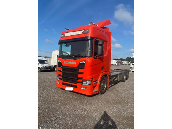 משאית עם שלדת תא SCANIA R 500