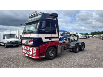 משאית עם שלדת תא VOLVO FH