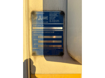 סמיטריילר עם קירור GRAY & ADAMS