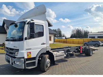 משאית עם שלדת תא MERCEDES-BENZ Atego 1224