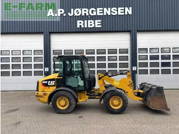 מיני מחפר CATERPILLAR 906M