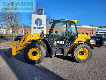 מפעיל טלסקופי JCB