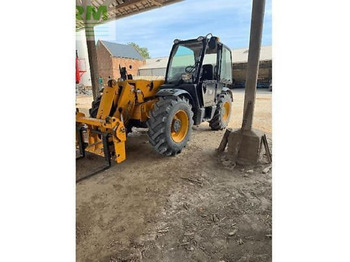 מפעיל טלסקופי JCB