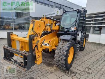 מפעיל טלסקופי JCB