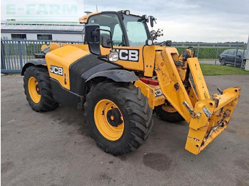 מפעיל טלסקופי JCB