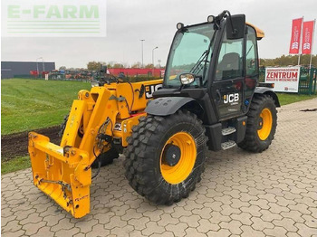 מפעיל טלסקופי JCB