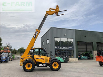 מיני מחפר JCB