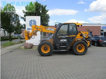 מפעיל טלסקופי JCB