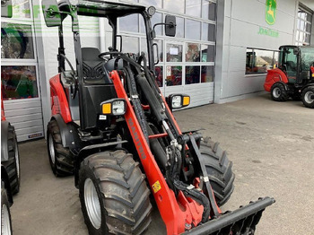 מעמיס קומפקטי MANITOU MLA 3-25