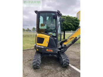 מיני מחפר New Holland e 25 d: תמונה 3