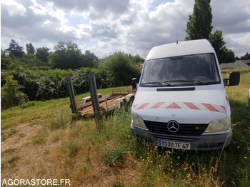 כלי רכב מסחרי עם לוח MERCEDES-BENZ Sprinter