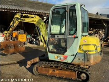 מחפר YANMAR B25V