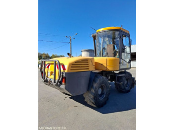 מחפר MECALAC