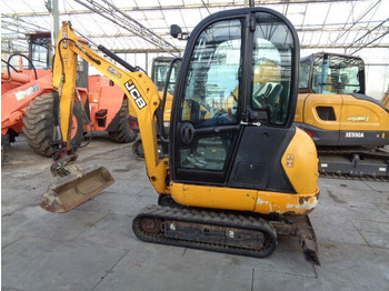 מיני מחפר JCB 8018