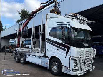 משאית עץ VOLVO FH
