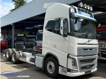 משאית עם שלדת תא VOLVO FH 750