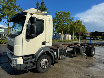 משאית עם שלדת תא VOLVO FL 240